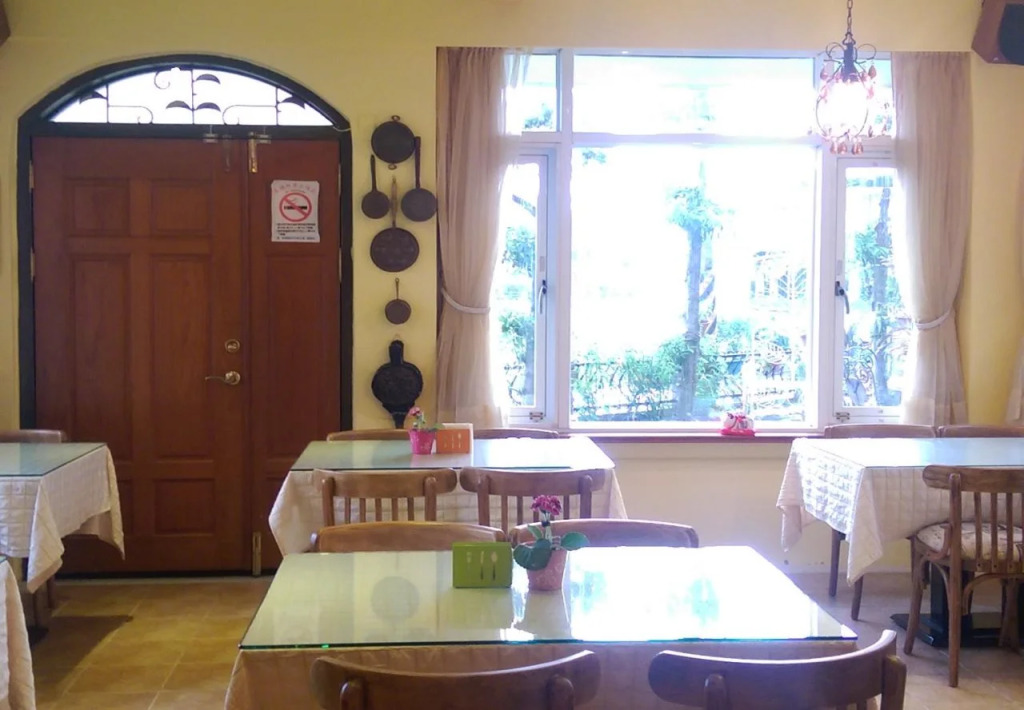 Four Seasons B & B