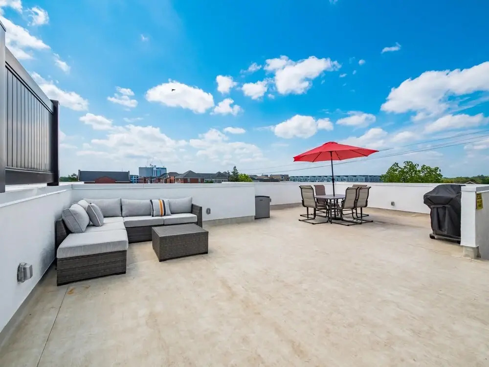 Brand New Lux 18 Beds w 2 Hot Tubs - Short North