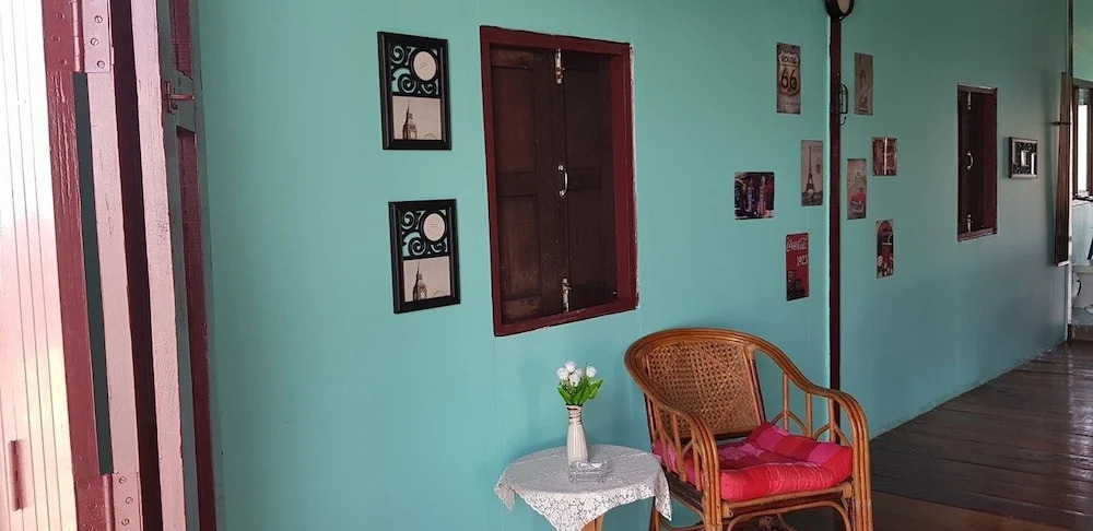 Blue House Homestay