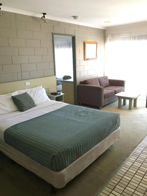 Sandbar Motel