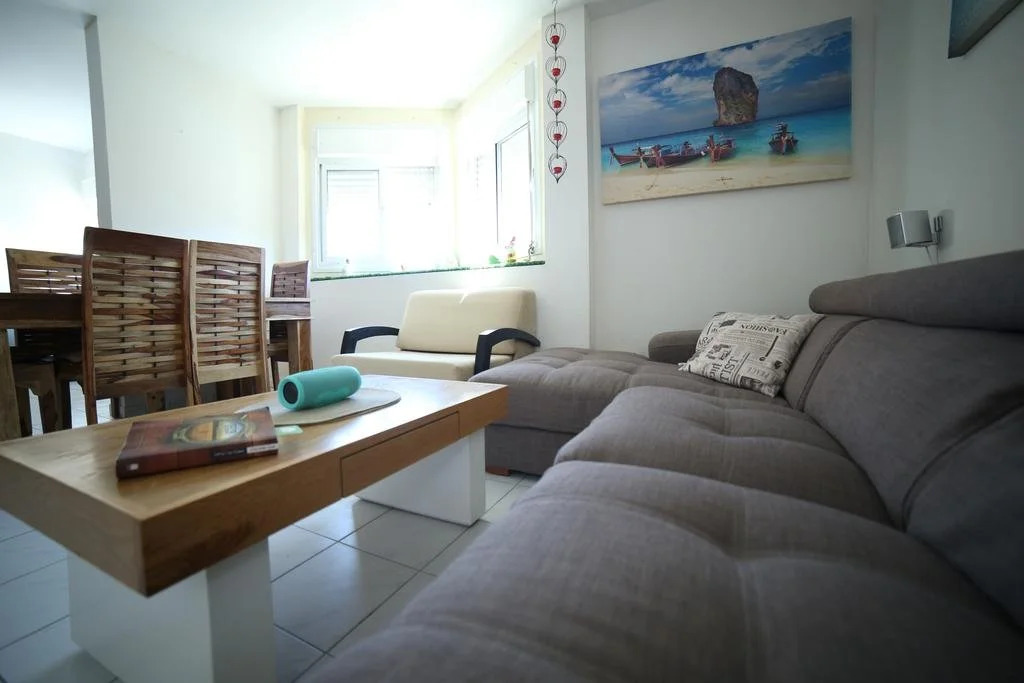 Israeliscene Sunny Flat
