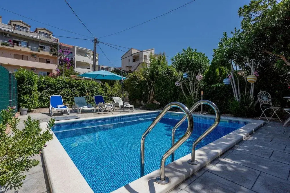 Hola Apartment
