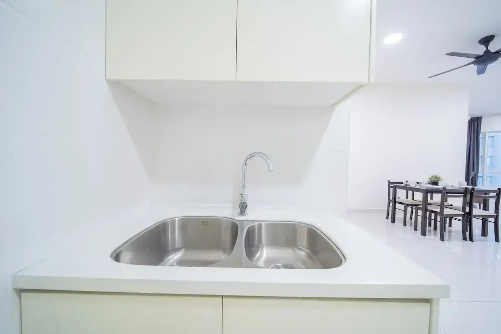 OYO Home 89446 Amazing 2 Bedroom Crest