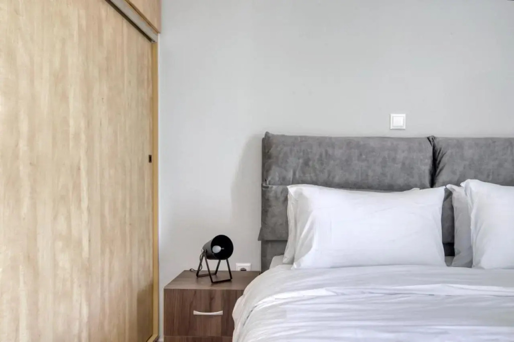 Sunny & cosy 2nd floor apt with a balcony