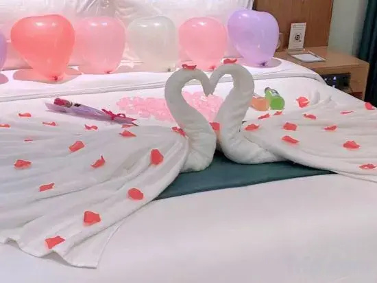 Xingfu Holiday Hotel (Buji Shenzhen East Railway Station Branch)