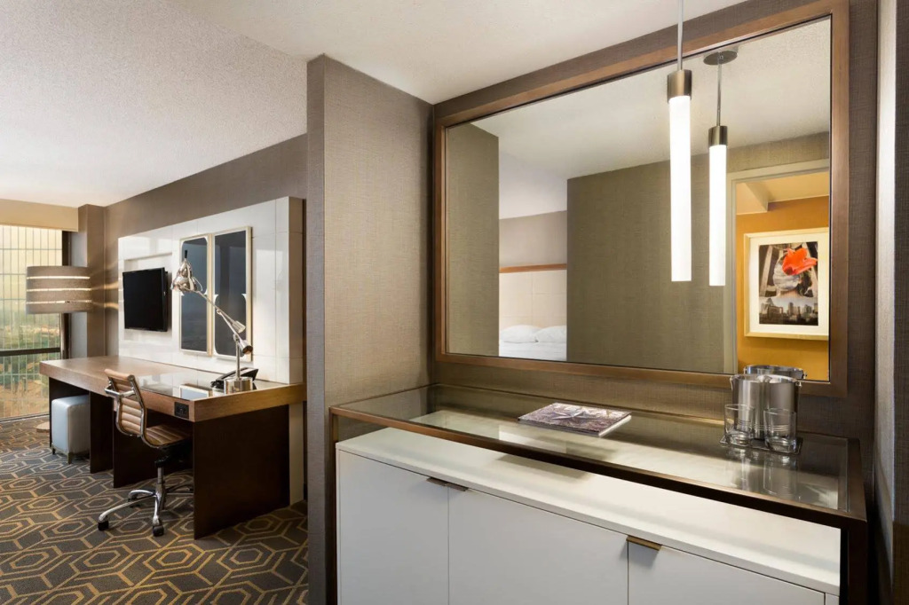 DoubleTree by Hilton Hotel Dallas Campbell Centre