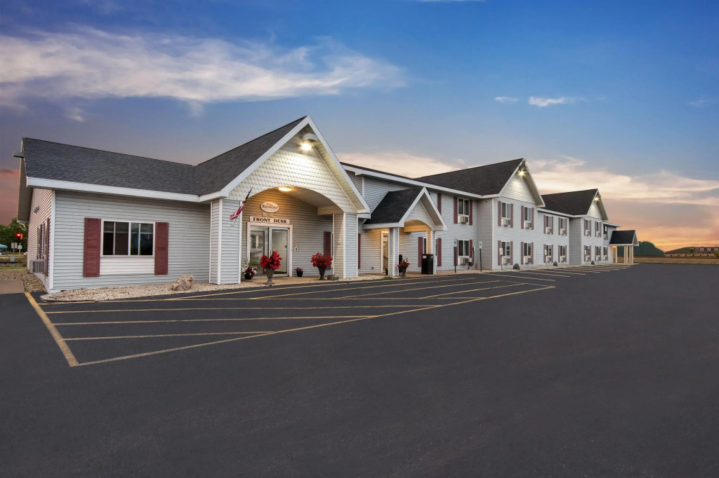 Baymont by Wyndham Marinette