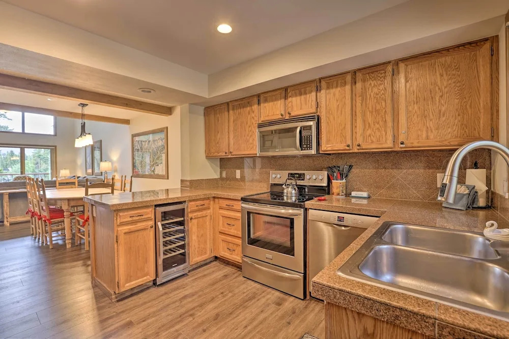 Walk to Lift: Townhome w/ Shuttle in Breckenridge!