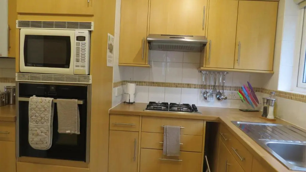 Birchcroft-hideaway - sleeps 8 with Hot Tub