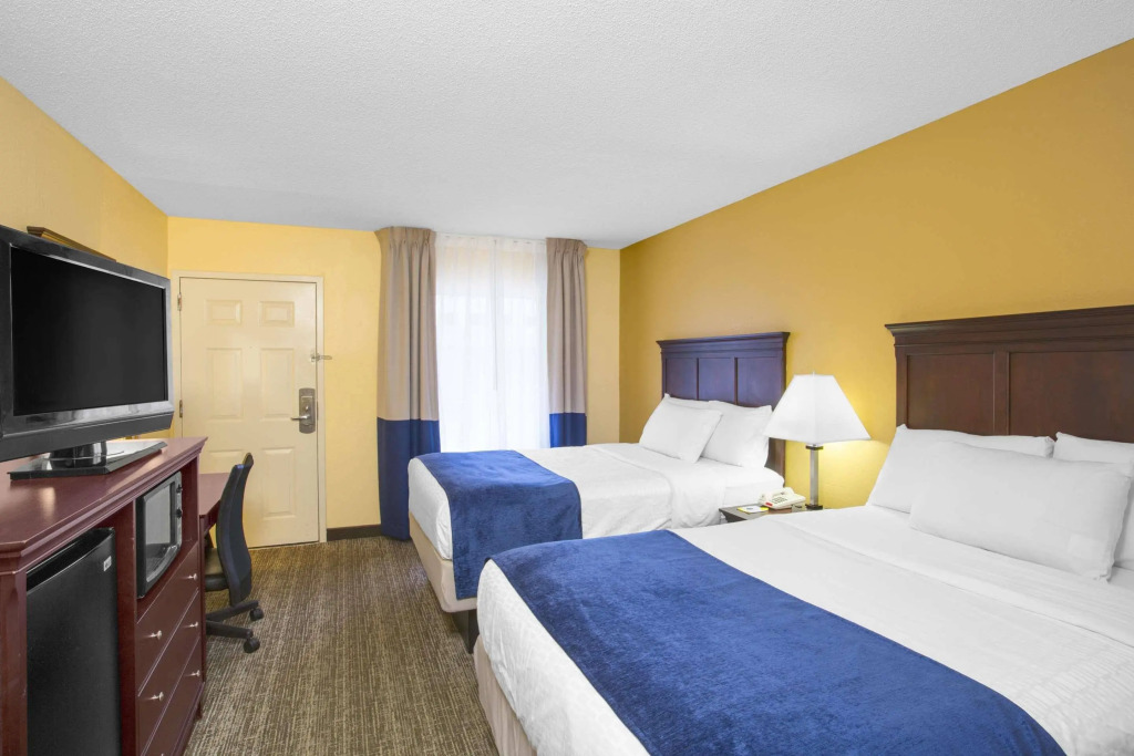 Days Inn by Wyndham Charleston Historic District