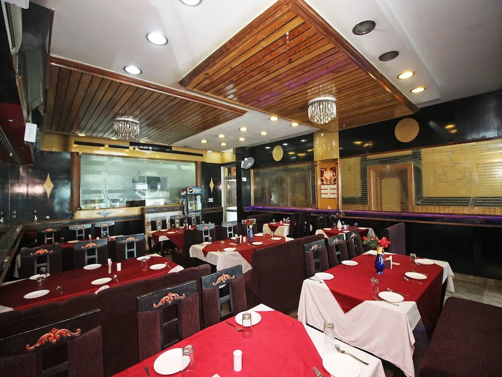 OYO 9388 Yash Hotel