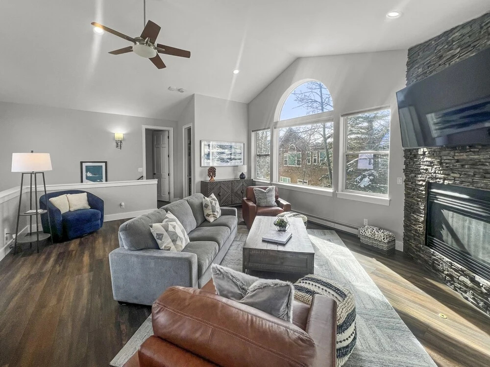 928A Lakepoint Circle 3Br 2,5Ba home