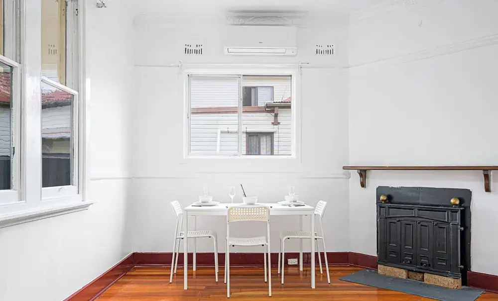 Metawise/parramatta Cozy Room With Furniture Wifi