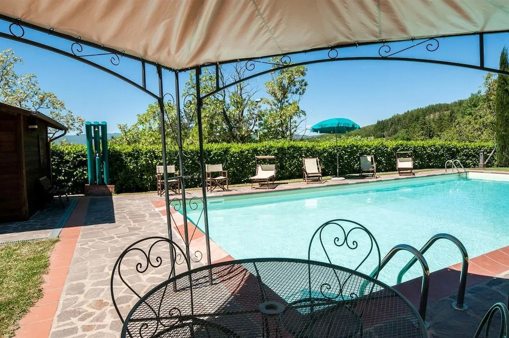 Wonderful Villa With Private Pool in the Heart of Tuscany