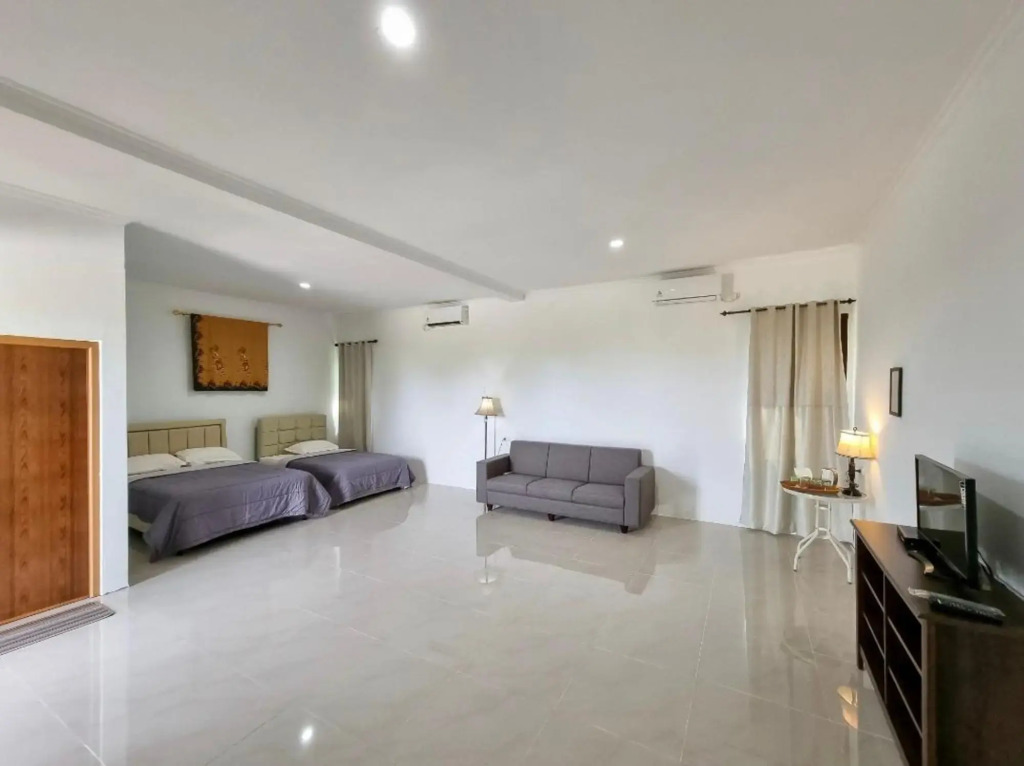 Pelangi Lake Resort and Hotel Belitung