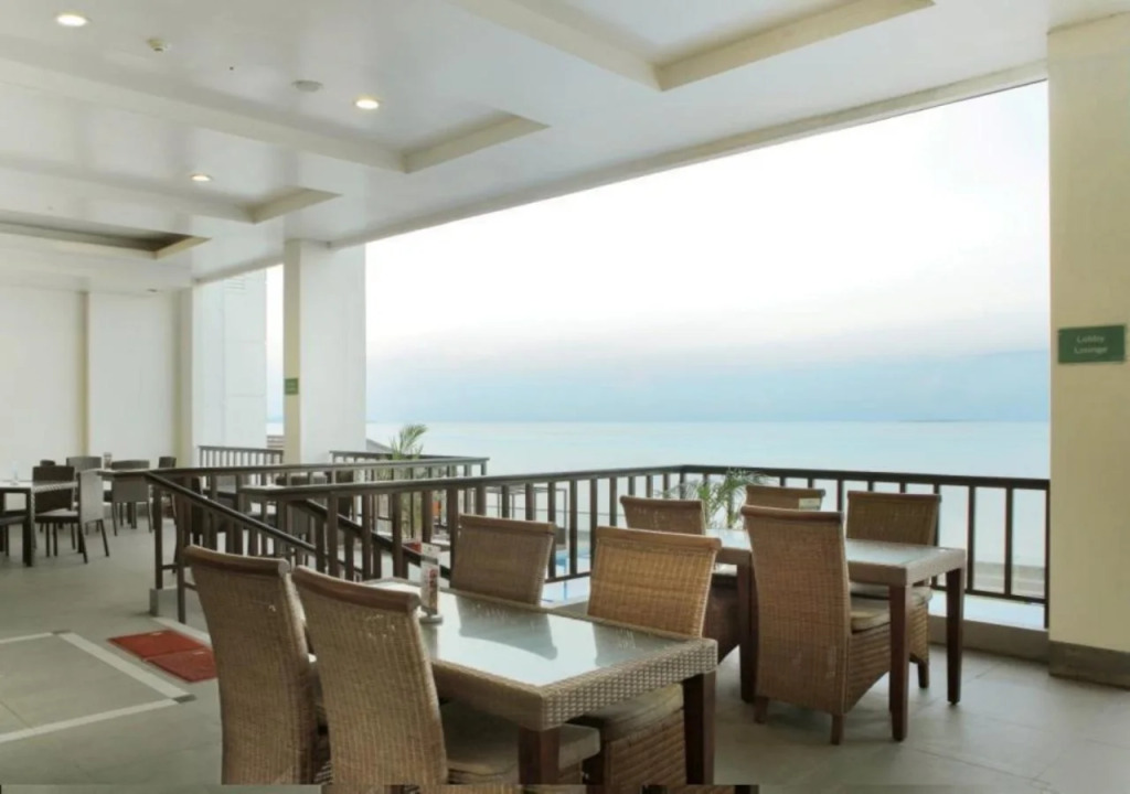 Hotel On The Rock