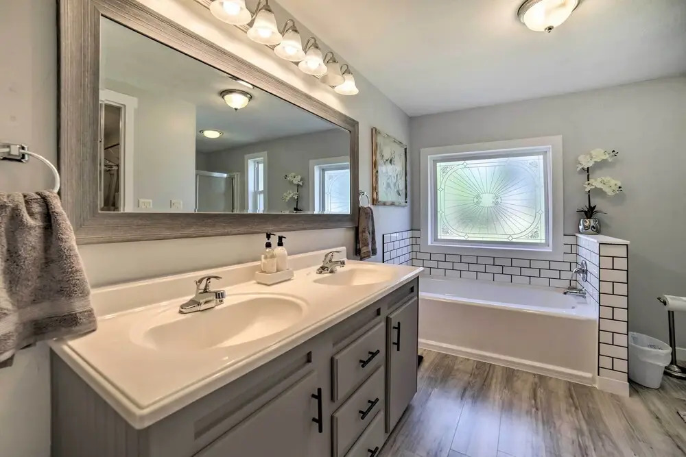 Cozy Ashton Abode w/ Yard - Near Park & Pool!