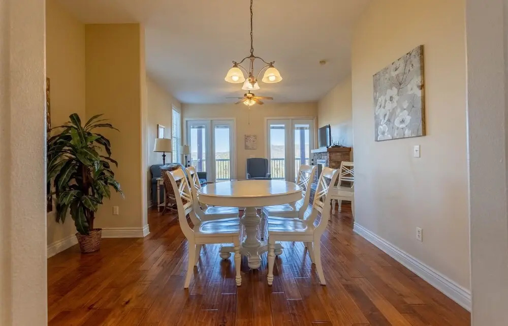 Mountain Breeze 2 Bedroom Condo by Redawning