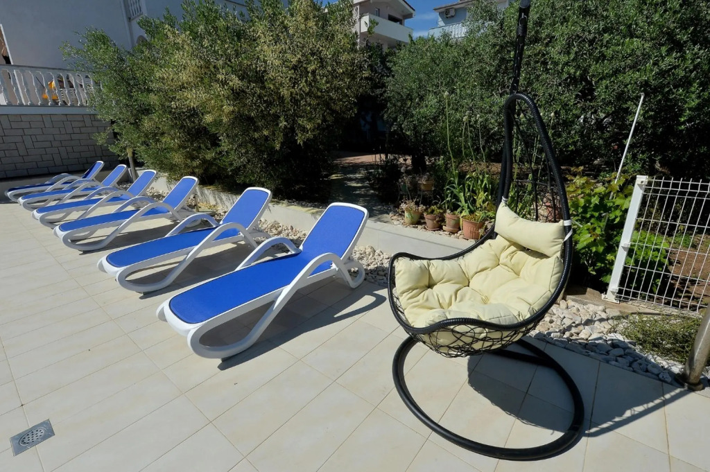 Olive - Swimming Pool - SA5