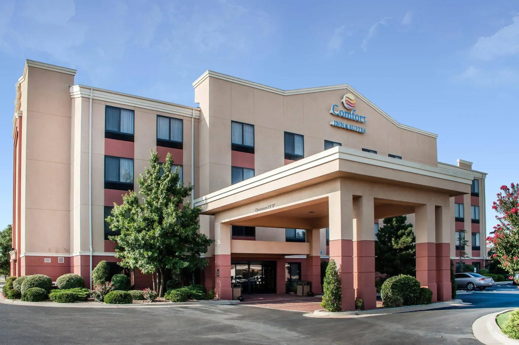 Holiday Inn Express & Suites Weatherford by IHG