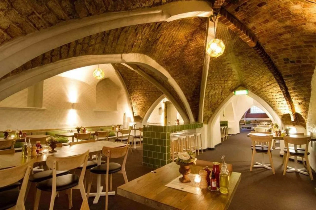 Mayfair Hotel Tunneln
