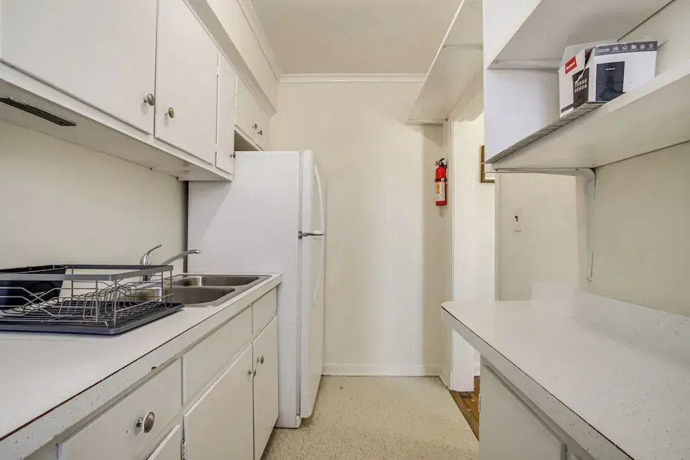 Cambridge Apt in Walkable Neighborhood
