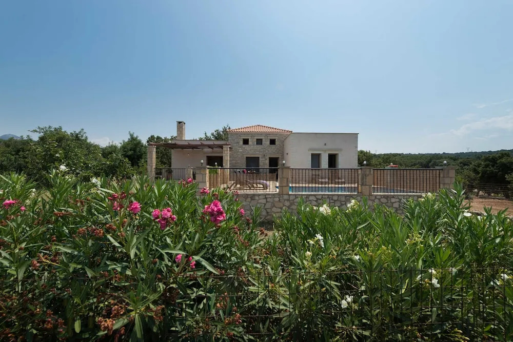 Asterion Villa by LeaderStay