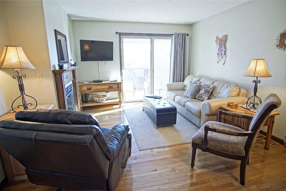 Shadow Run D-309 2 Bedroom Condo