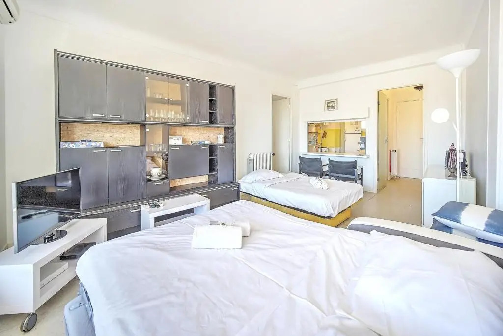 Cannes beaches 3 mn Super quiet 1 BR - 6 PAX with balcony by Olam Properties