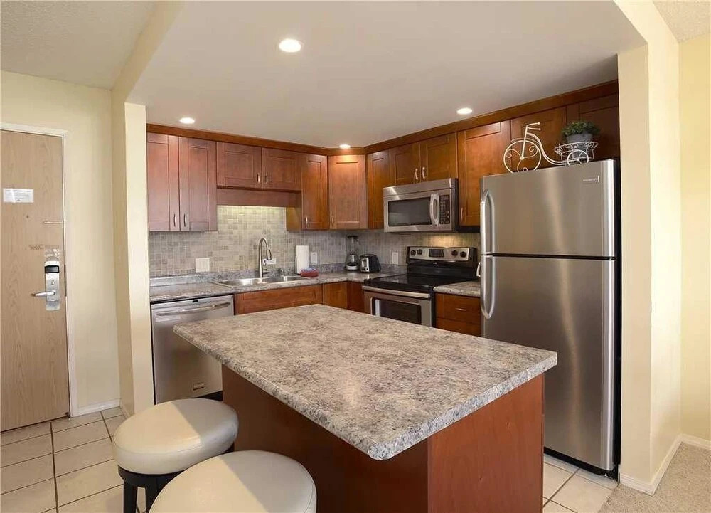 Maui Banyan H210 - One Bedroom Condo