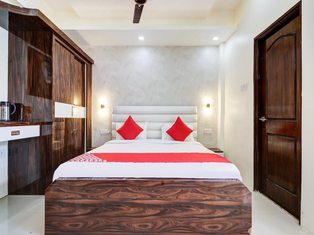 Natraj Hotel By OYO Rooms