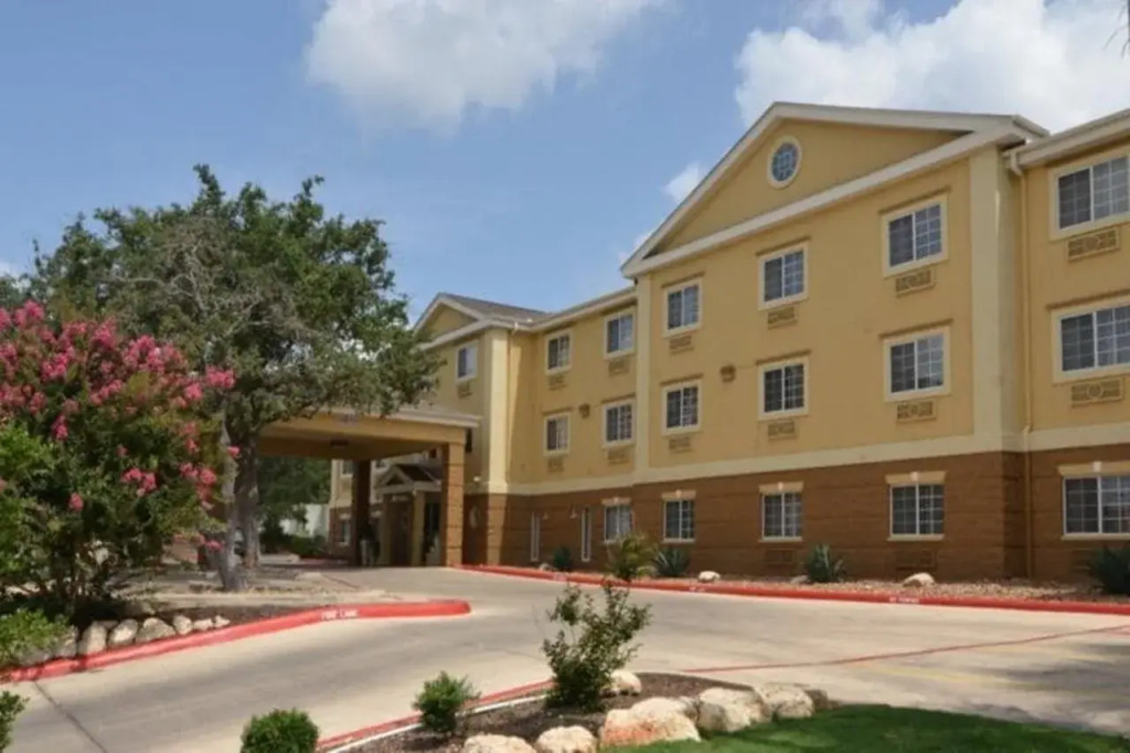 Quality Inn & Suites San Antonio Airport - Stone Oak