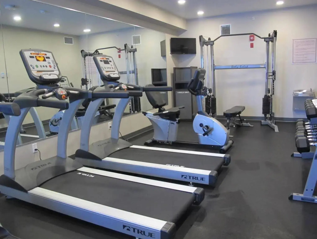 Best Western Plus Chestermere Hotel