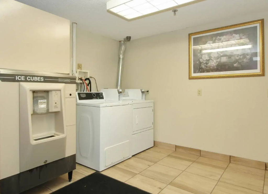 Red Roof Inn PLUS Chicago - Hoffman Estates