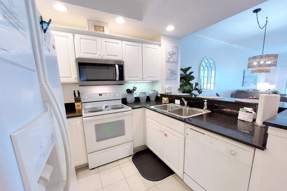 Crystal Shores1006 2 Bedroom Condo by RedAwning