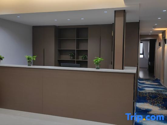 Qingding  Jiarong  Homestay (Danba  County Passenger  Transport  Center  Store)