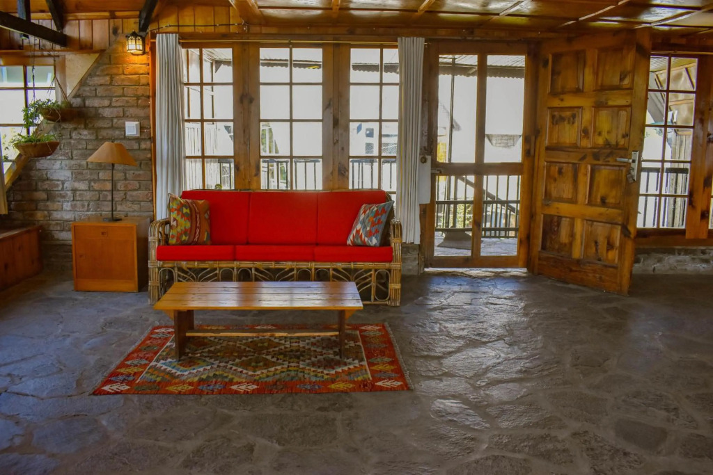 Galis End By Roomy, Kalabagh Nathiagali