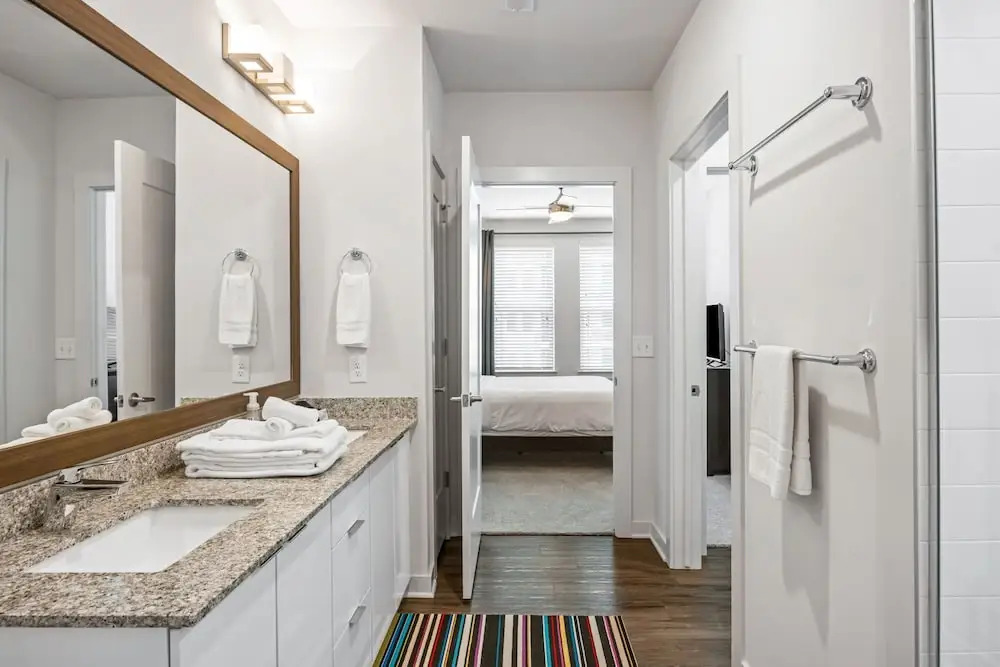 Spectacular Suite 1BR 1BA Apt I - Includes Bi-weekly Cleanings Linen Change