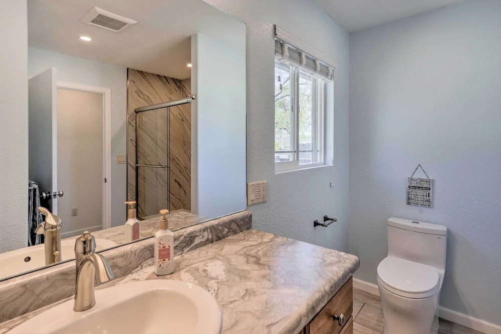 Picturesque Palisade Home: Mt Garfield Views!