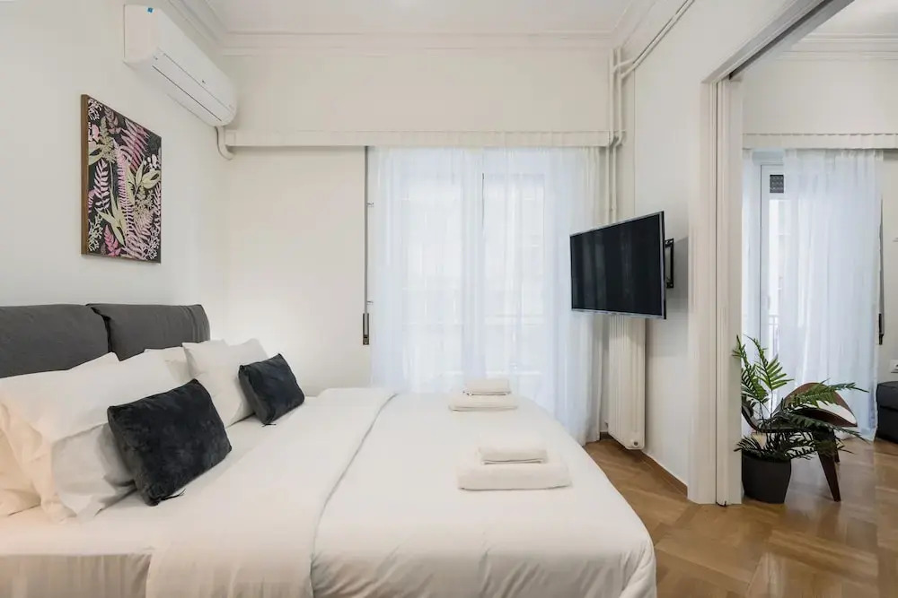 Modern apartment near Lycabettus hill with balcony