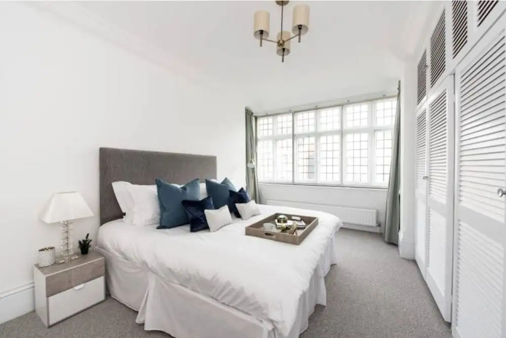 3 Bedroom House in Hampstead Village Sleeps 6