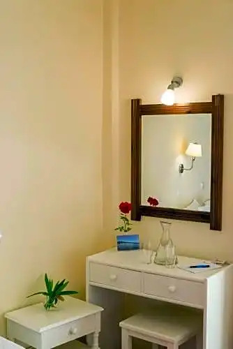 Akroyali Seafront Retreat - Charming Suites