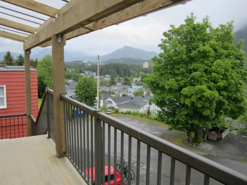 Black Rooster Guesthouse