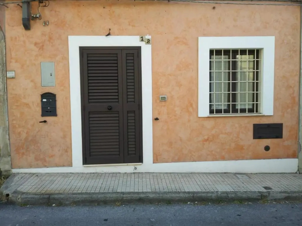Via Roma 12