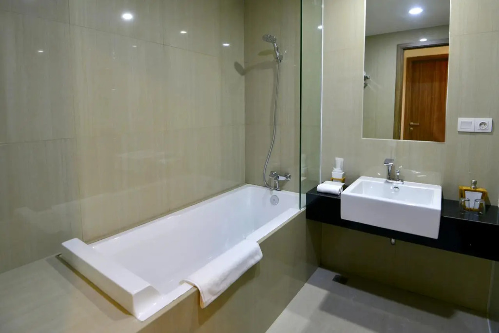 Odua Weston Jambi