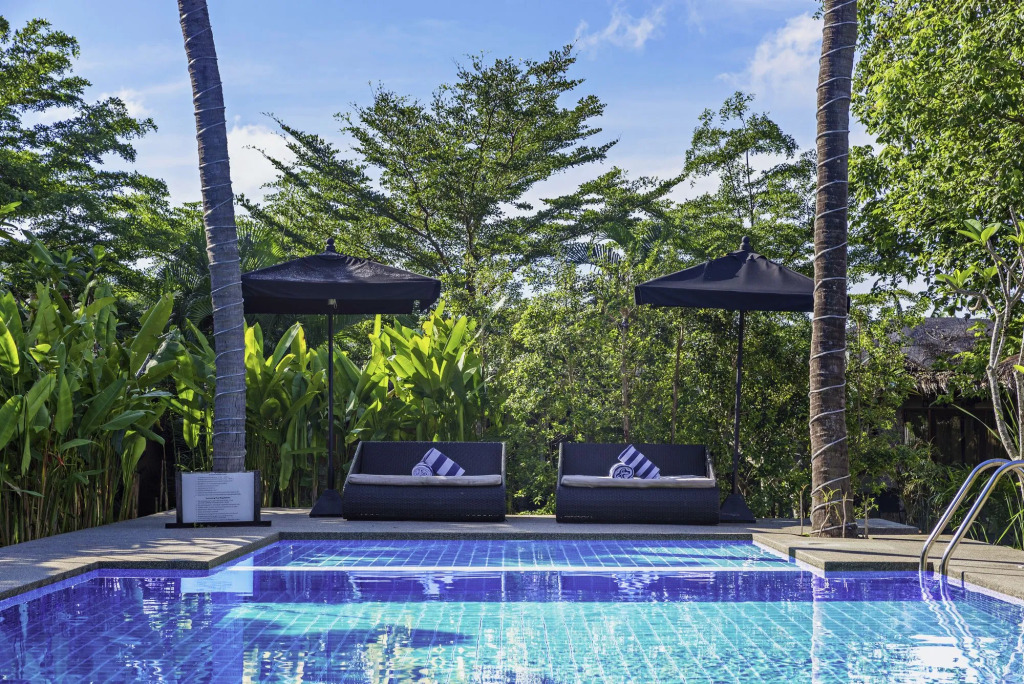 The Privilege Hotel Ezra Royal Garden