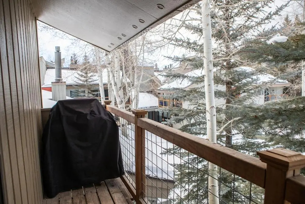 1168 Flying Dutchman 2 Bedroom Condo by RedAwning