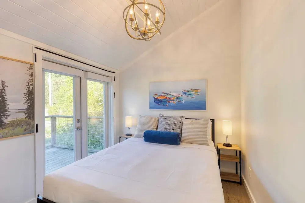 Cozy Whidbey Island Stay Steps to the Beach Fireplace, Bbq, Near Trails