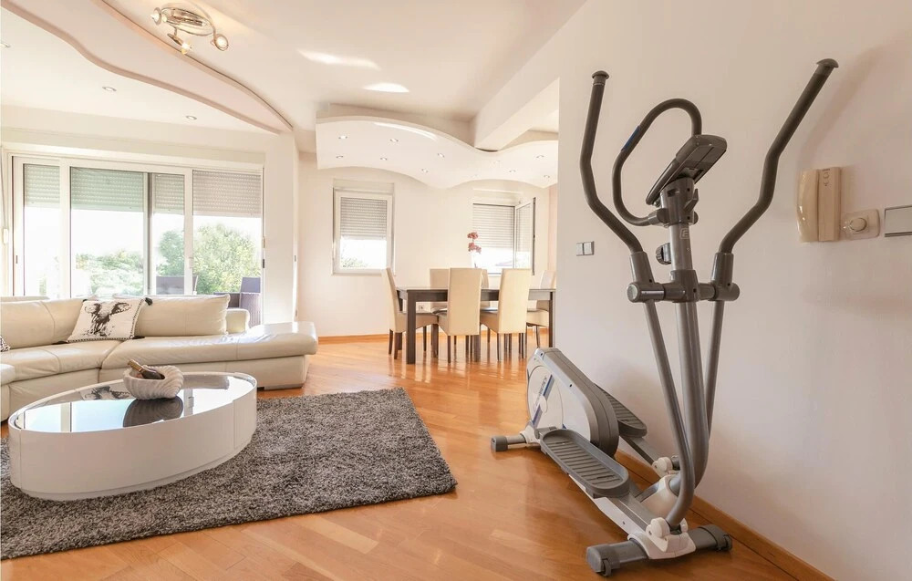 Gorgeous Home In Bibinje