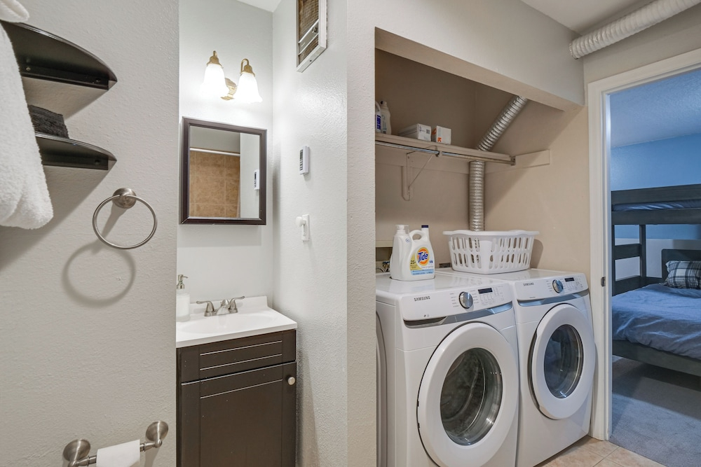 Updated Townhome Near Main Street, 10 Mi to Breck!